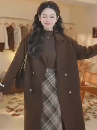 #半身裙 #洋气减龄 #早秋穿搭 #面料柔软舒适
