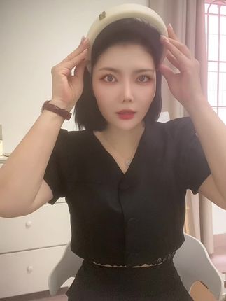 #水光霜谁用谁爱