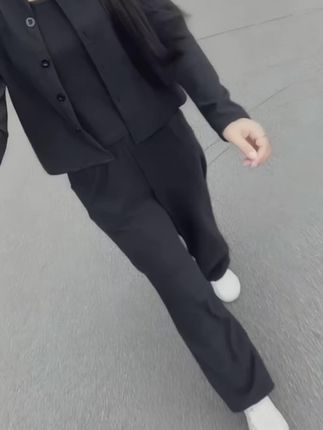 #早秋穿搭 #谁穿谁好看 #百搭时尚 #品质女装 #遮肉显瘦