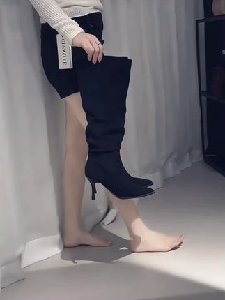 2025秋季高跟长筒靴女细跟尖头不过膝高筒靴绒面褶皱堆堆靴#女鞋 #靴子 #女靴 #靴子的搭配 #长筒靴