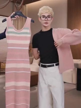 QIAOLA/乔拉【甜味摩天轮】秋季北极绒时尚V领开衫无袖连衣裙预售#女装穿搭分享 #气质穿搭谁穿谁洋气 #精致优雅