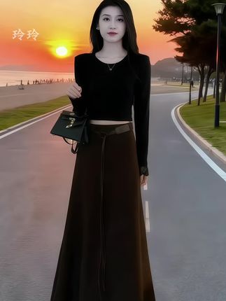 秋季气质百搭高腰显瘦半身裙+显瘦后背镂空蕾:/ 丝拼接短款上衣套装#两件套#高级感穿搭 #好身材好气质 #琥珀流光风外套太适合秋天了#早秋高智感职场穿搭