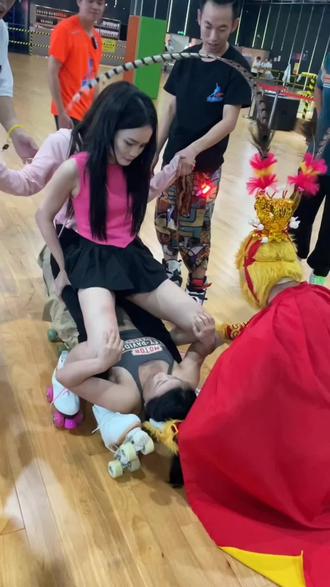 婷婷 小青 小辣椒 翻车现场…#现场实拍 #跟着节奏嗨起来 #大长腿