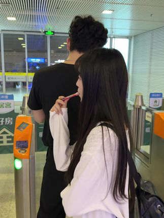 媳妇,家里地我跪着拖完了 碗也刷了 狗也遛了 孩子奶也喂完了 可以给我买六根果味棒吗,拍三送三还立减20!#好东西一起分享 #亲测分享