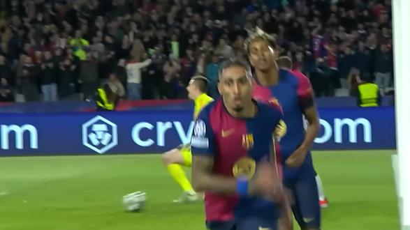 拉菲尼亚才是巴萨的真核!不知道你有没有发现,拉菲尼亚在本赛季球队的六场失利中均未首发出场,这足以证明拉菲在球队高位逼抢防守体系中的关键作用。没有拉菲尼亚注入的拼劲和强度,巴萨的防线如同纸糊一般!#拉菲尼亚 #马竞4比0巴萨 #易球成名计划 #实况足球手游 #实况足球online