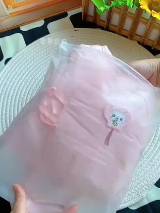 #孕产期 妈妈们这套方便穿脱不勒的分体套装,不薄不厚现在穿刚刚好,小裤子设计太棒了,魔术贴好穿脱好换尿不湿,很适合小宝宝!#待产包 #孕期囤货#宝宝衣服