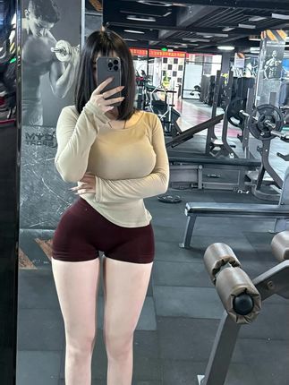 真的不知道该怎么安慰你了,我保证去死的时候带上你好吗#健身 #辣妹 #宽肩窄腰