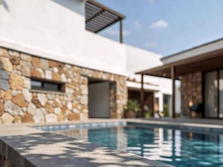 1张图=9宫格分镜+渲染视频 步骤超简单,两步直接出片,记好啦👇
❶ 先用ADAI生成9宫格分镜
❷ 再用Seedance 2.0生成渲染视频
提示词:这是个九宫格镜头分镜,生成的时候拆分,氛围1特写开场(Close-up opening)从水滴落入泳池的特写开始,水花溅起,涟漪层层扩散,倒映出黄昏时分别墅的暖黄灯光。1 秒清脆的水滴声,涟漪扩散的轻响 2缓慢拉远(Pull-back)镜头从水滴特写缓慢拉远,逐渐展现黄昏时分的无边泳池。水面如镜,倒映着建筑轮廓与渐变的天色,室内暖光与室外冷调形成温柔对比。慢节奏,3-4 秒轻柔的环境音,远处隐约的水声 3转场(Transition)画面从黄昏的静谧转场到白天的生机,镜头快速切到白天的泳池边缘,聚焦于毛石墙面的质朴纹理与水面的粼粼波光,光影在石缝与水面间流动。1 秒微风拂过树叶的沙沙声4缓慢推进(Push-in)镜头从泳池边缘缓慢向前推进,穿过落地玻璃门,聚焦到室内藤编吊椅与湖景的互动,人物赤脚轻触水面,营造出松弛的度假氛围。慢节奏,2-3 秒舒缓的背景音乐渐入5180° 环绕运镜(Orbital)以无边泳池为中心,镜头进行 180° 顺时针环绕,流畅展示白墙、毛石、木质格栅与湖景的无缝衔接,突出建筑与自然的共生关系。中速,3-4 秒音乐节奏稍快6缓慢抬升(Tilt-up)镜头从泳池水面缓缓抬升,越过二层露台,最终定格在别墅与远山湖景的全景,展现整体空间的开阔与侘寂美学。慢节奏,2 秒音乐达到高潮后渐弱7特写收尾(Close-up)最后再次切回水滴落入泳池的特写,涟漪扩散,画面渐暗,留下余韵。1 秒水滴声收尾,音乐淡出
ADAI由老王大模型团队研发,垂直于建筑内饰景观规划AI生图,快来感受AI生图魅力
#ADAI #老王大模型 #seedance #ai网站 #建筑