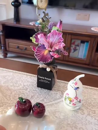 【爱丽丝】 无火香薰复画鸢尾仿真花假花家用室内持久留香花艺摆件#香薰花 #香薰摆件 #香薰摆件高颜值 #居家插花 #手工diy