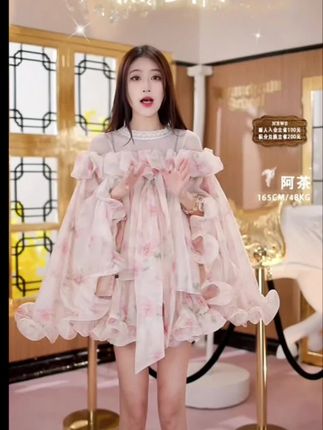 #品质女装#高级感穿搭#时尚气质甜美雪纺上衣短裙套装#日常穿搭#早秋新款