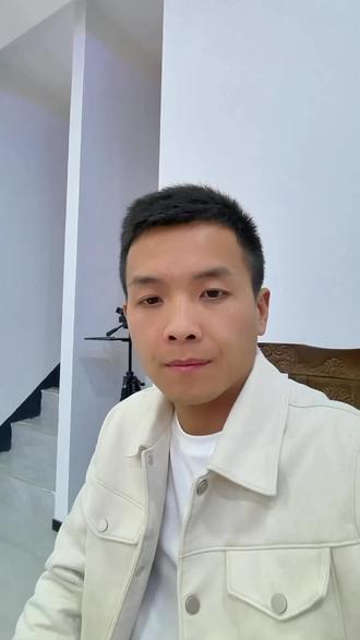 受国际局势影响听闻油价要涨,我出来给大家看了下,排队太多了。抓紧加,估计一时半会降不下来了。#油价上涨 #国际局势 #疯涨的油价 #没油了 #日常vlog