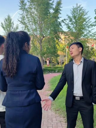 差一点说出那句我爱你,可是现实,让我把爱藏心底,我只是一个过客,不应该耽误你#差点余生都是你
