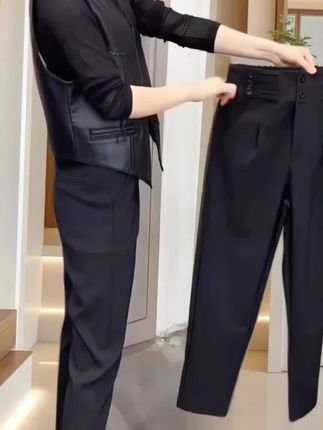 #显高显瘦显腿长 #气质穿搭 #小黑裤女 #每日穿搭分享 #早秋穿搭