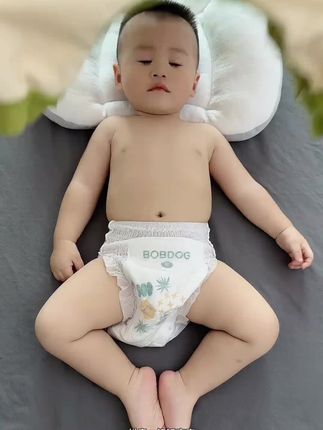 立秋后夜里凉飕飕的,家有爱踢被子的宝宝你就给他安排上这个纯棉的#防踢睡袋 就不怕他踢被子着凉了,面料软软糯糯的,按扣设计穿脱更换纸尿裤也方便#宝宝睡袋#宝宝睡觉 #睡袋推荐 #秋季上新