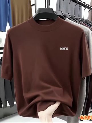 哥们,这款短袖针织衫,是时尚与休闲的绝妙融合。在寒冷的秋冬,它宛如一缕温暖的阳光,给您贴心的呵护。 其精致的编织工艺,彰显着罗蒙的卓越品质。时尚的设计,让您无论是搭配外套还是单穿,都能展现出独特的魅力。#针织毛衣 #单穿内搭都很好看 #打底衫 #面料柔软舒适 #毛衣