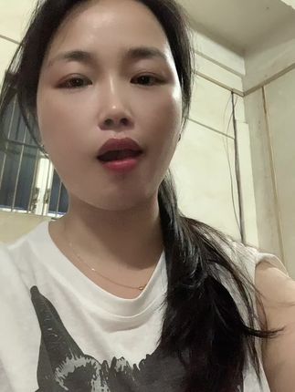 #喝点酒麻醉一下自己 #酒不醉人自醉 #淡淡的忧伤