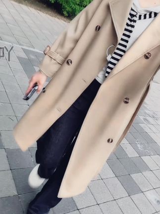 婚姻,我替你们试过了,人生的另一半如果选错了,往后余生,每一步都是错,你会尝尽人间苦楚,取舍两难。其实,相貌和财富都不那么重要,重要的是人品,是责任和担当,以及原生家庭刻在骨子里的三观和教养。 所以,选择和谁结婚真的不一样,有的人进入到你的生 命里,会让你觉得人间值得,会成为你的光,而有的 人,会把你的光都熄灭。#时尚感穿搭 #潮流时尚穿搭 #时尚女装穿搭