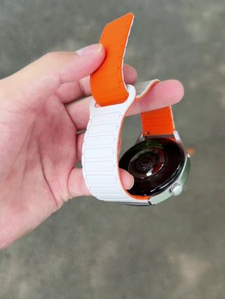 高颜值磁吸硅胶表带,磁吸设计,佩戴方便,柔软亲肤,舒适 #gt5 #gt4 #watch4pro #表带 #智能穿戴