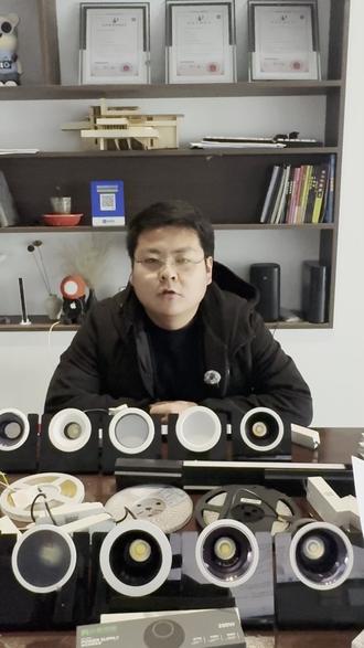 为什么在家开灯时间久了会难受 智能灯光为什么可以做到缓启缓灭,就是考虑到这种情况,所以选择灯光一定要擦亮双眼#全屋智能 #灯光设计