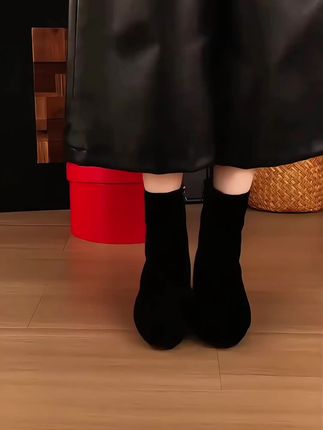 #短视频 #短靴#保暖又好看 #高跟靴#好穿又好搭