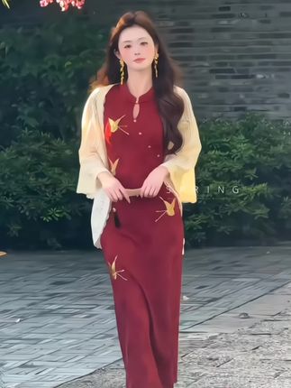 #古装 #旗袍 #红色旗袍 #优雅气质 #气质这一块拿捏死死的