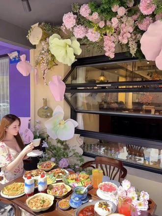 被花包围的美食店 赴一场春日之约 #我的春日氛围感餐厅 #最美餐厅 #锦州美食