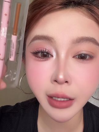 自带刀锋刷的胶笔能有多好用手残党也能画出完美眼线的秘密就是它#眼线胶笔 #好物分享#防水防汗不晕染 #自用好物推荐 #平价好物