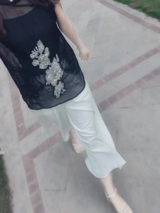 为人妻忠于一夫,别让丈夫在外人面前抬不不起头,为人夫忠于一妻,别让老婆成为外人眼里的笑话,为人父母以身作则,别让孩子成为别人的话柄,为人子女要争气,别让父母抬不起头,亏妻亏夫,百财不入,亏家亏孝,百事不顺!#夏季穿搭 #穿搭 #夏季新款#洋气减龄#新中式