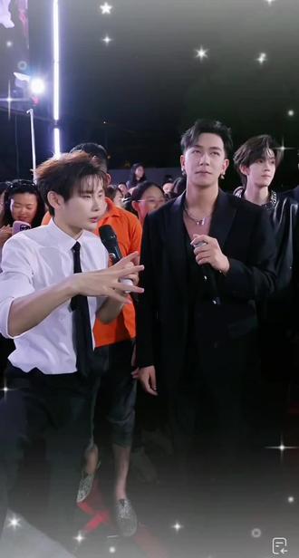 🌹人帅就罢了!唱歌还那么好听!😜 @凡凡💜·银河系A 节目效果拉满🥳#指纹 🎶#男孩 🎶洋芋公主❤️中永远的第一👑#龙浩天大舞台有才你就来 #龙浩天男团 #银河系凡凡