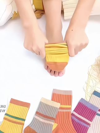 掐指一算,你是不是也在找秋冬穿的#中筒袜 ,巧了这不是,我刚好发现她们家这款#好穿又百搭 的#袜子 ,真心不错#你值得拥有 #女袜