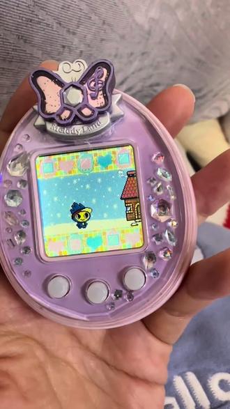 闺女和我一起玩拓麻歌子,开始养孩子啦#最好的亲子时光 #创作者中心 #创作灵感 #电子宠物 #拓麻歌子