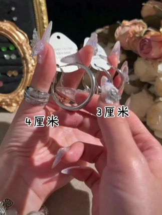 怎么搭都好看的素圈耳环真的绝了!甜酷辣妹随意拿捏!#耳环#素圈耳#美爆了#显脸小#女生必备