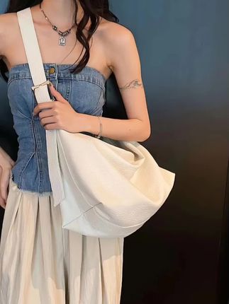 #包包 大容量气质通勤包新款春夏时尚百搭托特包小众单肩腋下包#腋下包 #百搭包包 #通勤包 #托特包