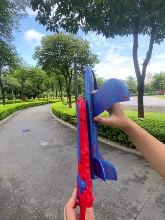 家人们谁懂呀!飞机加这个造型的发射器,太酷了!#儿童玩具 #新奇特玩具 #亲子互动