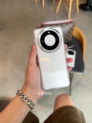 好朋友种草的金属框透明壳,久用不发黄,高级感给你满满的! #不发黄透明手机壳 #防摔手机壳 #这个手机壳真的长在我心巴上了 #手机壳 #高级感