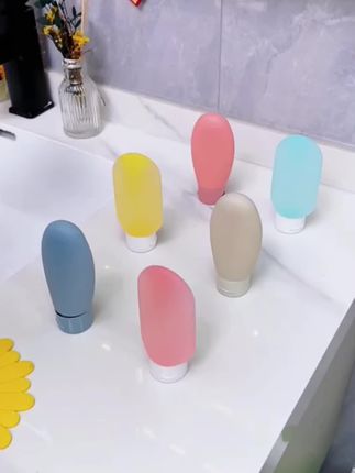 这个旅行分装瓶,小巧便携,不易撒漏,化妆品、洗发水、沐浴露收纳带标签识别,精致又方便 #携带方便 #出差旅行必备 #日常分享 #生活用品 #超便宜超划算 @DOU+小助手