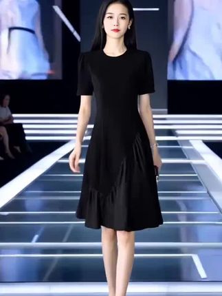 法式赫本风黑色连衣裙女夏季新款高级设计感收腰显高显瘦气质裙子