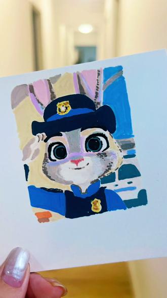 可爱表情包快闪 #挑战100天成为绘画博主 #跟着抖音学画画 #可爱表情包 #画画打卡 #丙烯马克笔手绘
掌握直液马克笔绘画填色 黑色晨光小楷笔勾线 彩色勾边使用点石柔绘笔