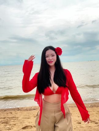 正常穿搭哈 #海滩🏖 #天气冷了注意保暖