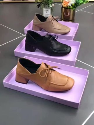 亮色系的鞋子真的是太好看啦,显白显,年轻,韩系高级感满满!#软底软面穿上超舒服 #美出高级感#哎呦喂你鞋真好看 #好穿又好搭