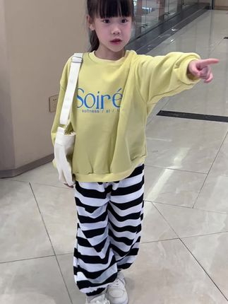 再累怕什么呢 一想到我的孩子 健健康康 快快乐乐的成长就已经非常的知足了 别怕 眼下的辛苦都是暂时的#带娃 #我的女孩👧🏻 #女童穿搭 #生女儿就是用来打扮的 #高品质童装