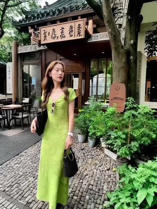 RARE. ZZ气质碎花显瘦优雅长裙 #气质连衣裙显瘦 #夏季穿搭 #夏季新款 #谁穿谁好看系列 #谁穿谁好看特别有女人味