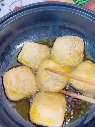 贵州大方手撕豆干,拍豆干送辣椒面,又麻又辣又香味道安逸得很#贵州特产 #灵魂蘸料 #贵州大方六龙手撕豆干#地方特色美食 #想吃的来吧