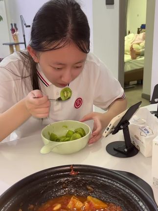 猕猴桃纯甜无酸真的好吃 天天晚自习回来二三个