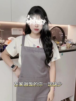 🧵不只是围裙,更是生活态度的表达🖤 "生活是自己的,哪怕只是做个早餐,也想认真对待。这款围裙,简约却不简单。手感扎实、做工细致,穿上它,连洗碗都觉得是一种享受。真正讲究生活的人,不会放过每一个让自己舒服的小细节。"#厨房围裙 #厨房围裙推荐 #上班围裙 #家用围裙 #工厂围裙