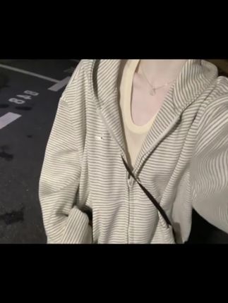 漂亮是一种感觉~#氛围感穿 #韩系穿搭分享 #小个子穿搭 #感觉至上 #慵懒感穿搭