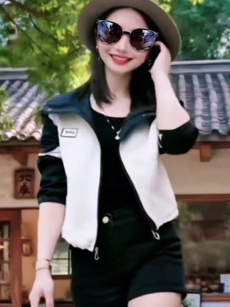 连帽冲锋衣外套 短款春秋新款小个子休闲高级感夹克女连帽冲锋衣外套#连帽冲锋衣外套#夹克外套#减龄显瘦穿搭