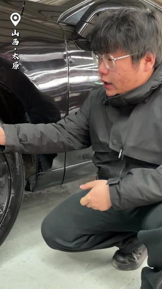 魏派VV7轮毂刮成这样,别乱喷自喷漆!越喷越丑还掉漆🔥 魏派VV7轮毂边缘严重刮蹭+钢圈缺失,别用自喷漆糊弄!喷完更丑还容易掉,治标不治本!专业修复8小时,漆面质感、光泽度跟原厂无差别,正常用无脱落风险!#太原轮毂修复 #太原卡钳改色 #太原帅旗汽修 #太原轮毂专修 #太原轮毂翻新