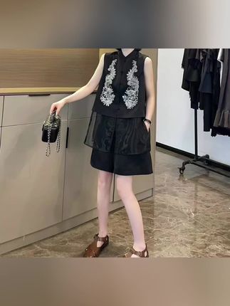 米可/MK-2546LJ【刺绣串珠马甲拼纱中裤套装】时尚夏季新款两件套#夏季穿搭 #夏季新款 #两件套女装 #时尚潮流#好物推荐🔥