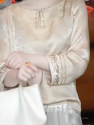 #穿搭分享 #上衣穿搭 #百搭上衣 #时尚减龄穿搭